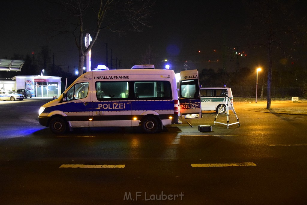 VU PKW Baum Koeln Deutz Deutz Kalkerstr P56.JPG - Miklos Laubert